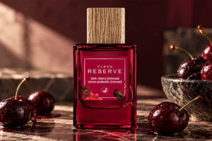 Jak pachnie CLEAN RESERVE Dark Cherry Intense
